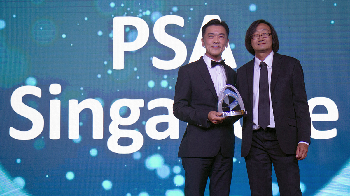 191018-PSA-Singapore-bags-IMG02 Regional CEO South East Asia Ong Kim Pong was present to receive the award on behalf of PSA Singapore